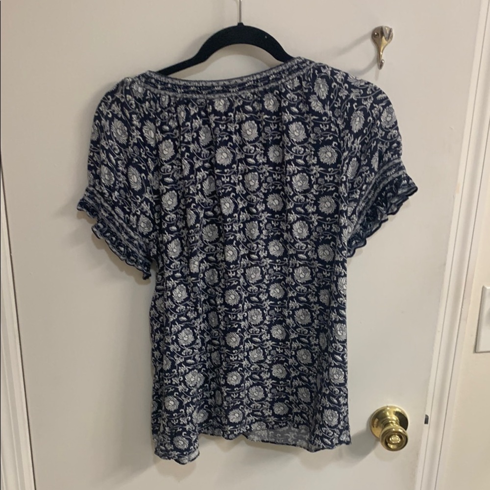 Max Studio Blue and White Puff Sleeve Blouse in Sz L - Picture 8 of 8